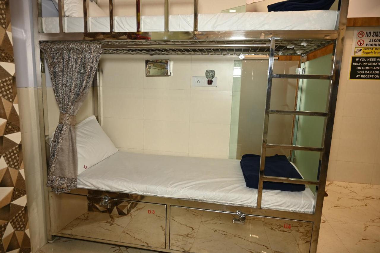 Sagar Dormitory Andheri - Nearest To Andheri Railway Station West Mumbai Exterior photo